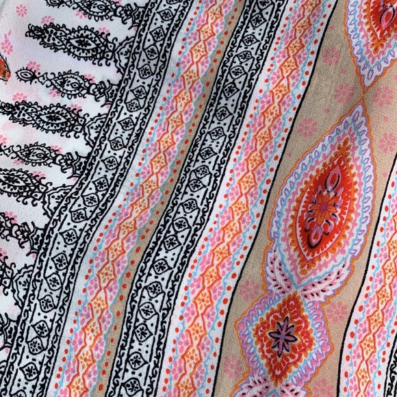 Kenar | Blouse with buttoned back - Picture 6 of 7